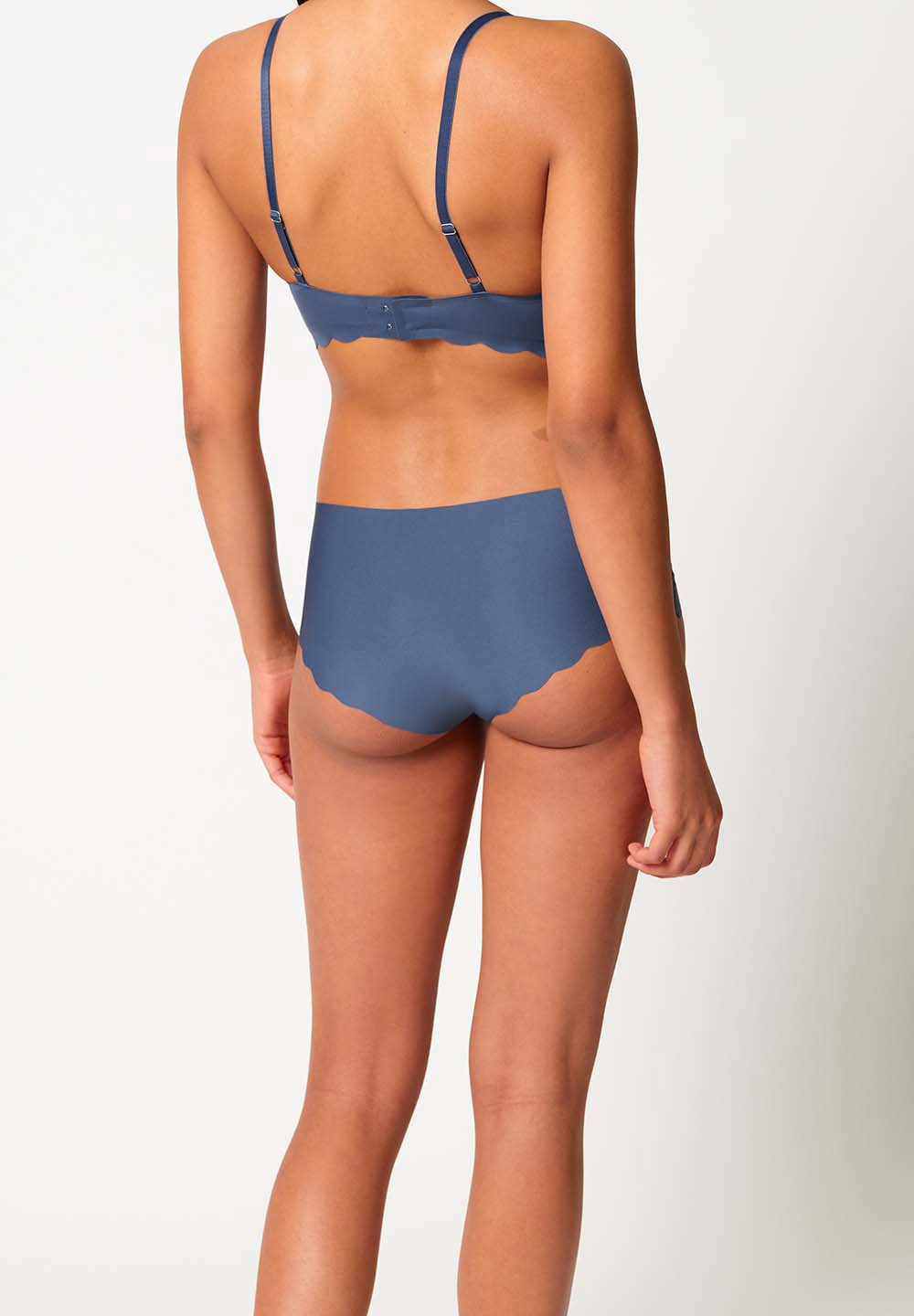 skiny-micro-essentials-panty-slip-085719-08s879 image 2