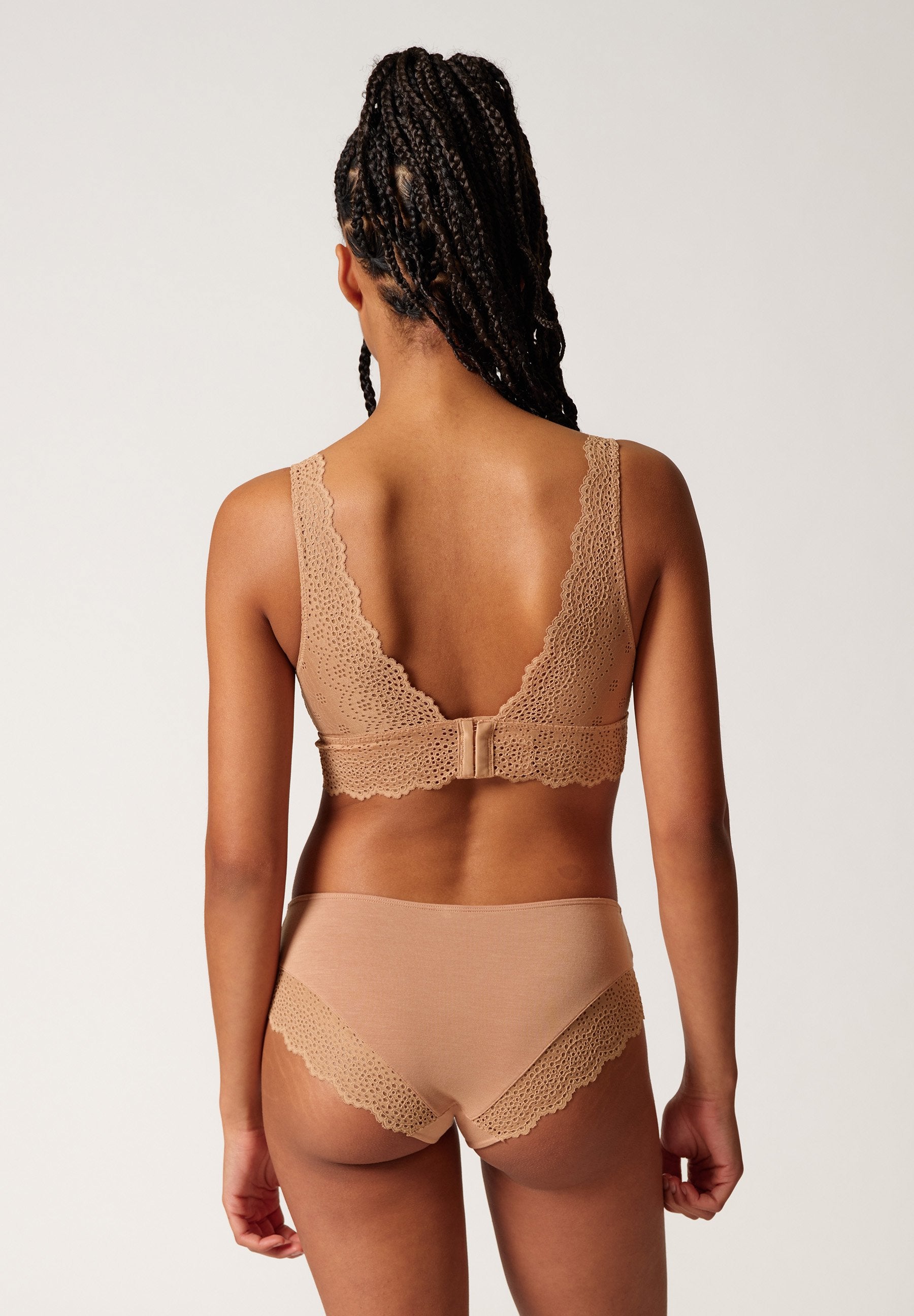 skiny-bamboo-lace-soft-bra-b-gellos-gepolstert-080582-083297 image 2