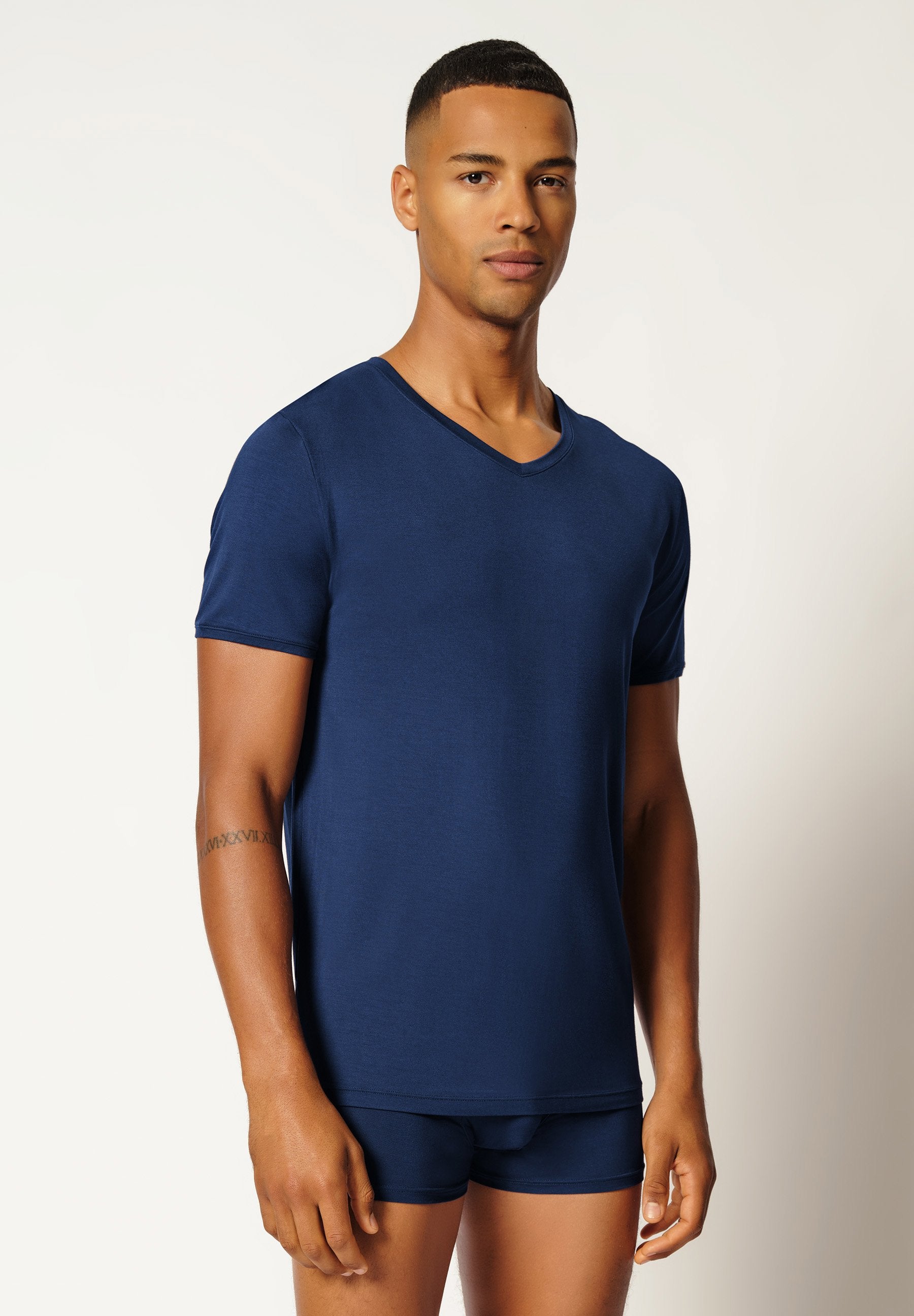 skiny-bamboo-deluxe-v-ausschnitt-shirt-kurzarm-herren image 1