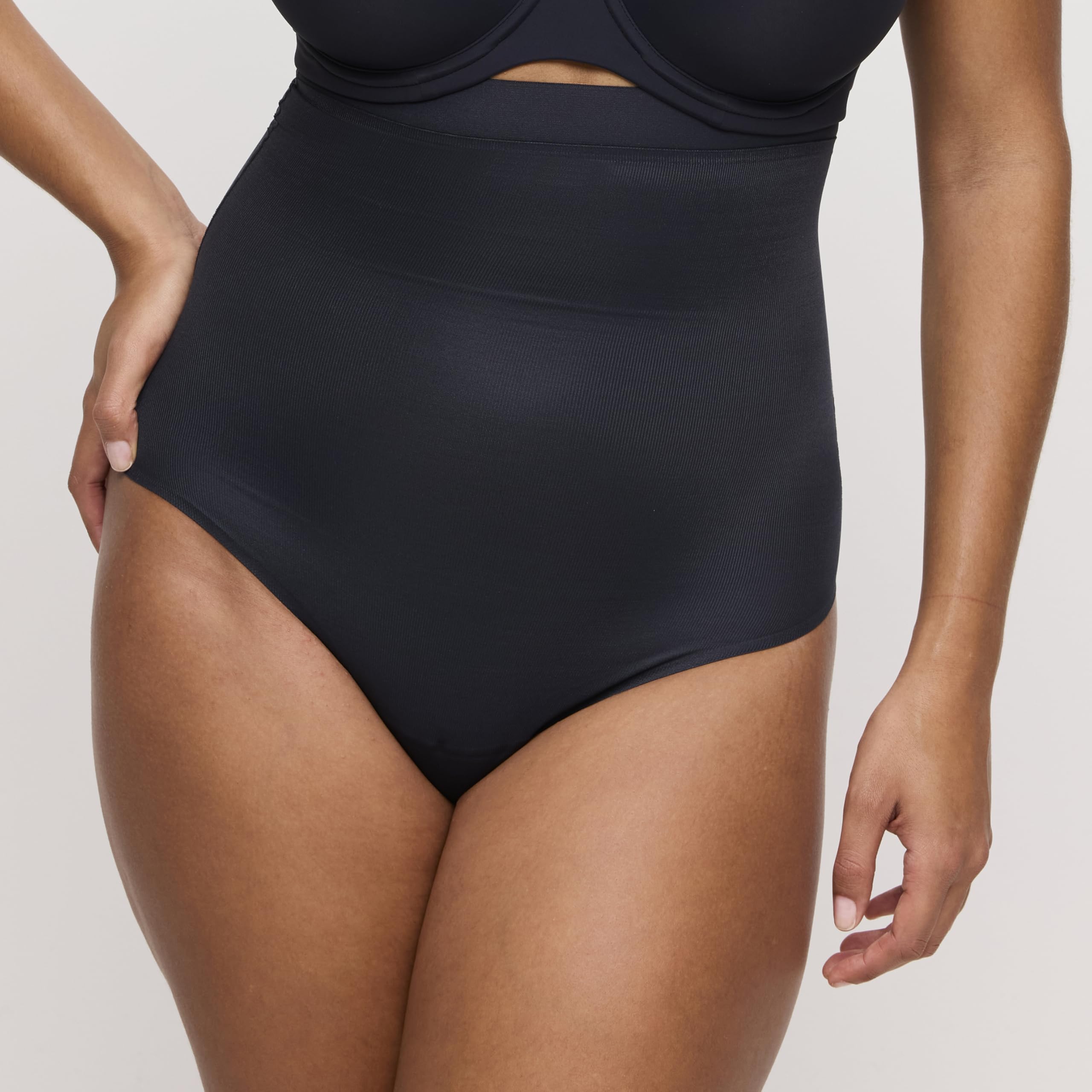 primadonna-figuras-gl-ttender-tanga image 4