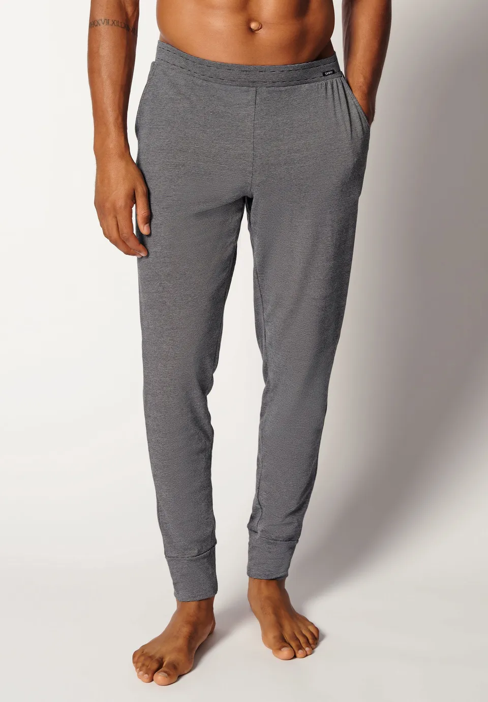skiny-night-in-mix-match-pants-lang-080513-08s016 image 1