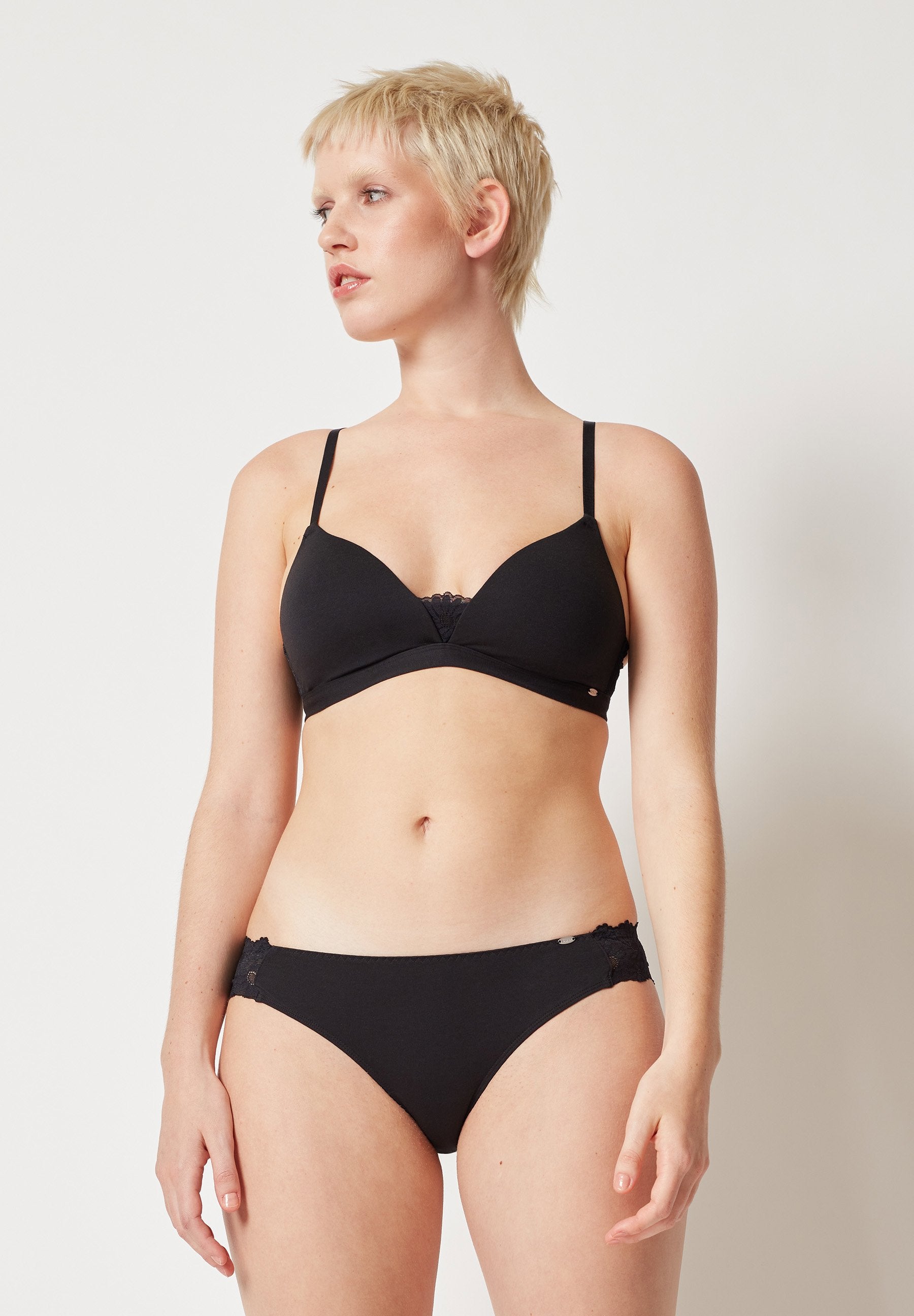 skiny-cottonlace-essentials-padded-triangle-bh-mit-spitze image 1