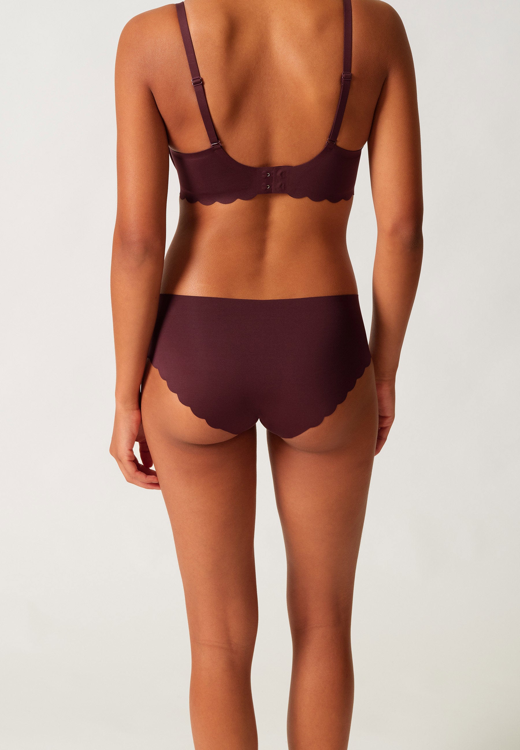 skiny-sensation-panty-seamless-invisible-h-ftslip image 2