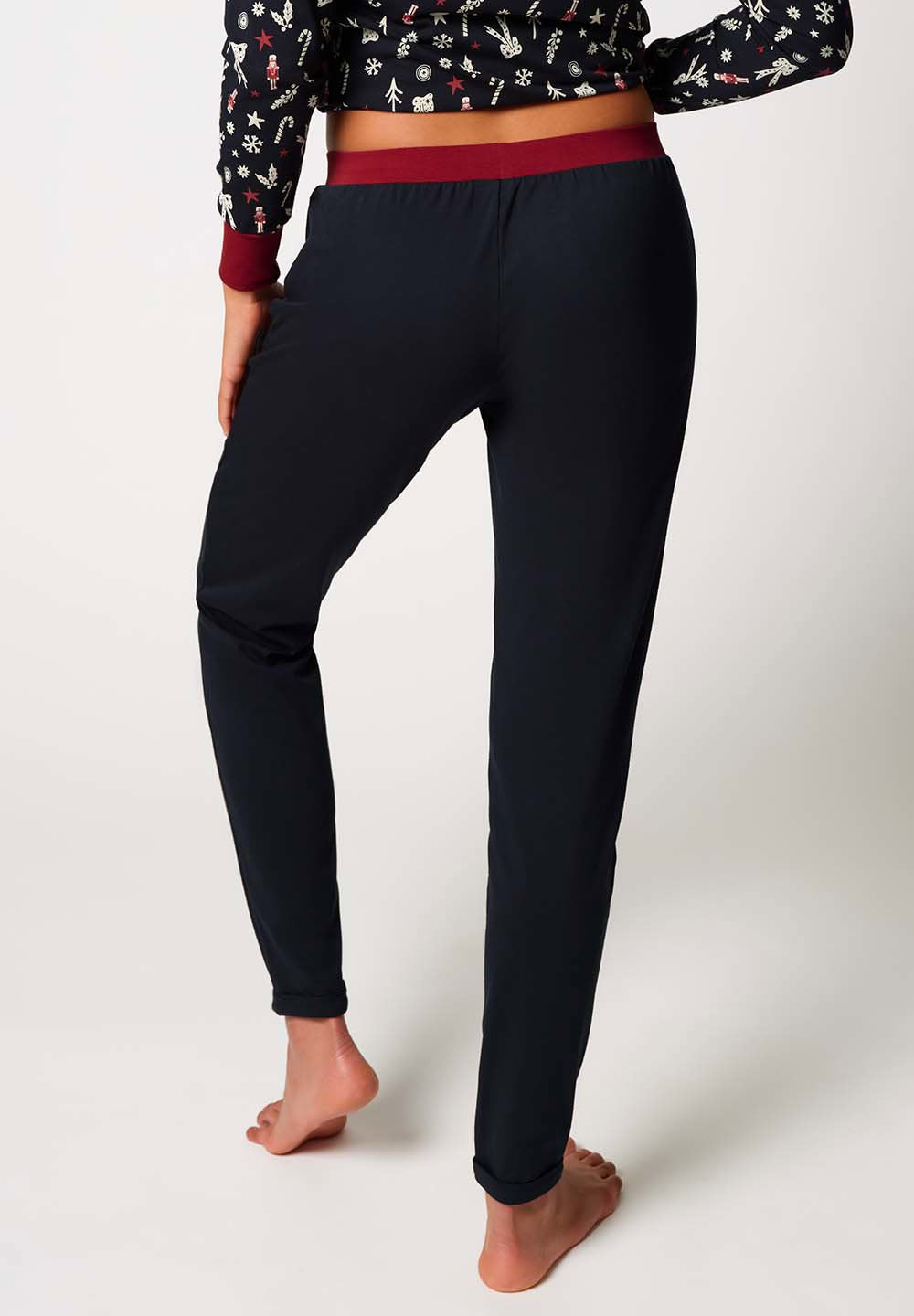 skiny-night-in-skiny-04-hose-lang-087017-087665 image 2