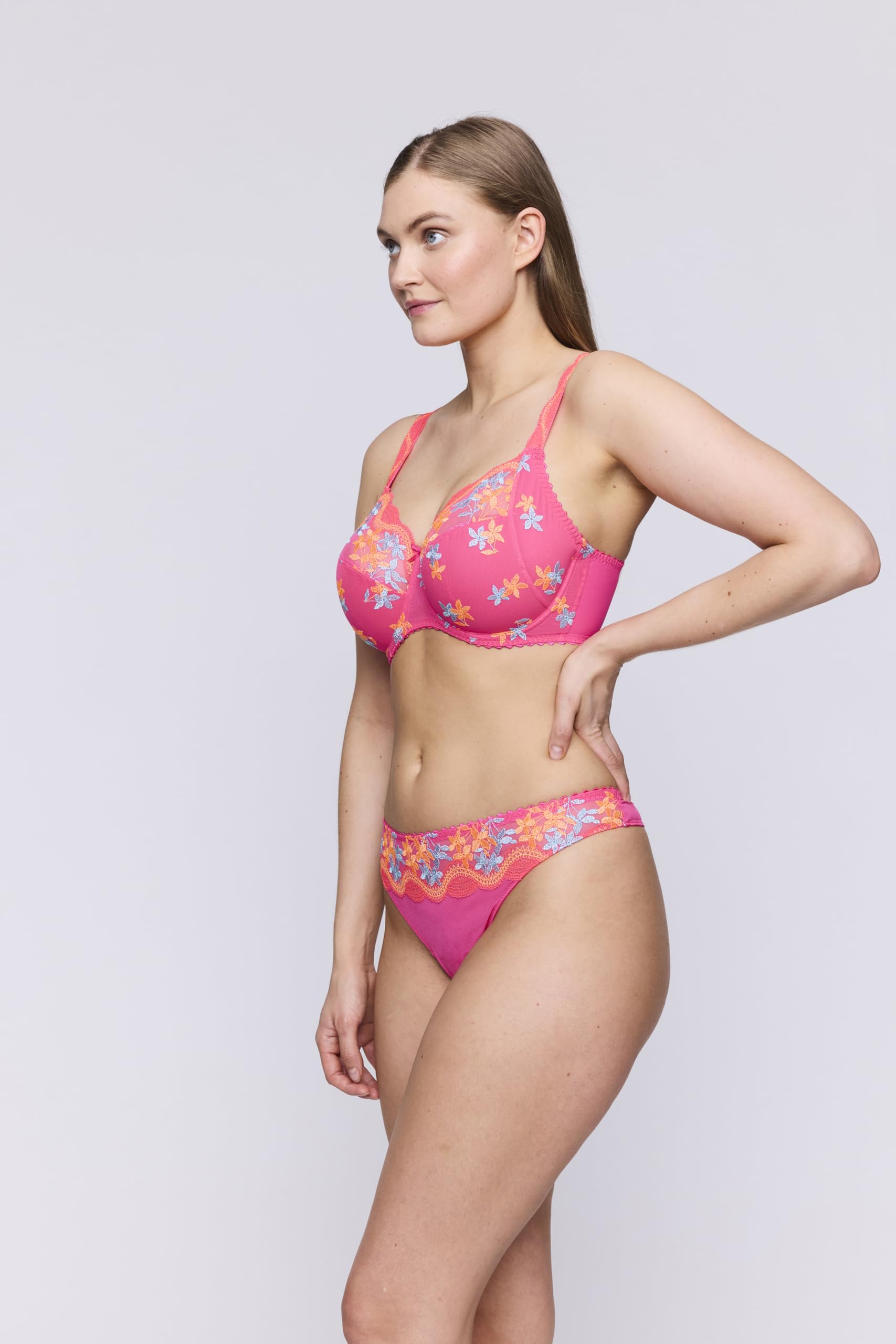 primadonna-cala-luna-string image 3