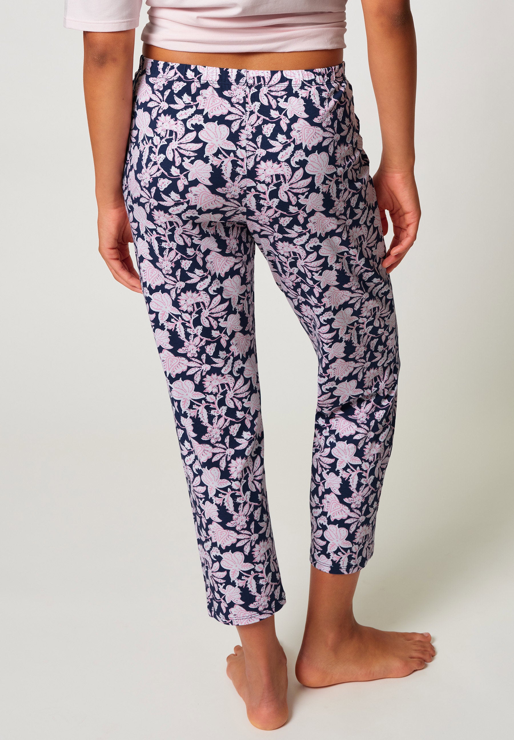 skiny-night-in-skiny-02-pyjama-hose-lang-locker image 2
