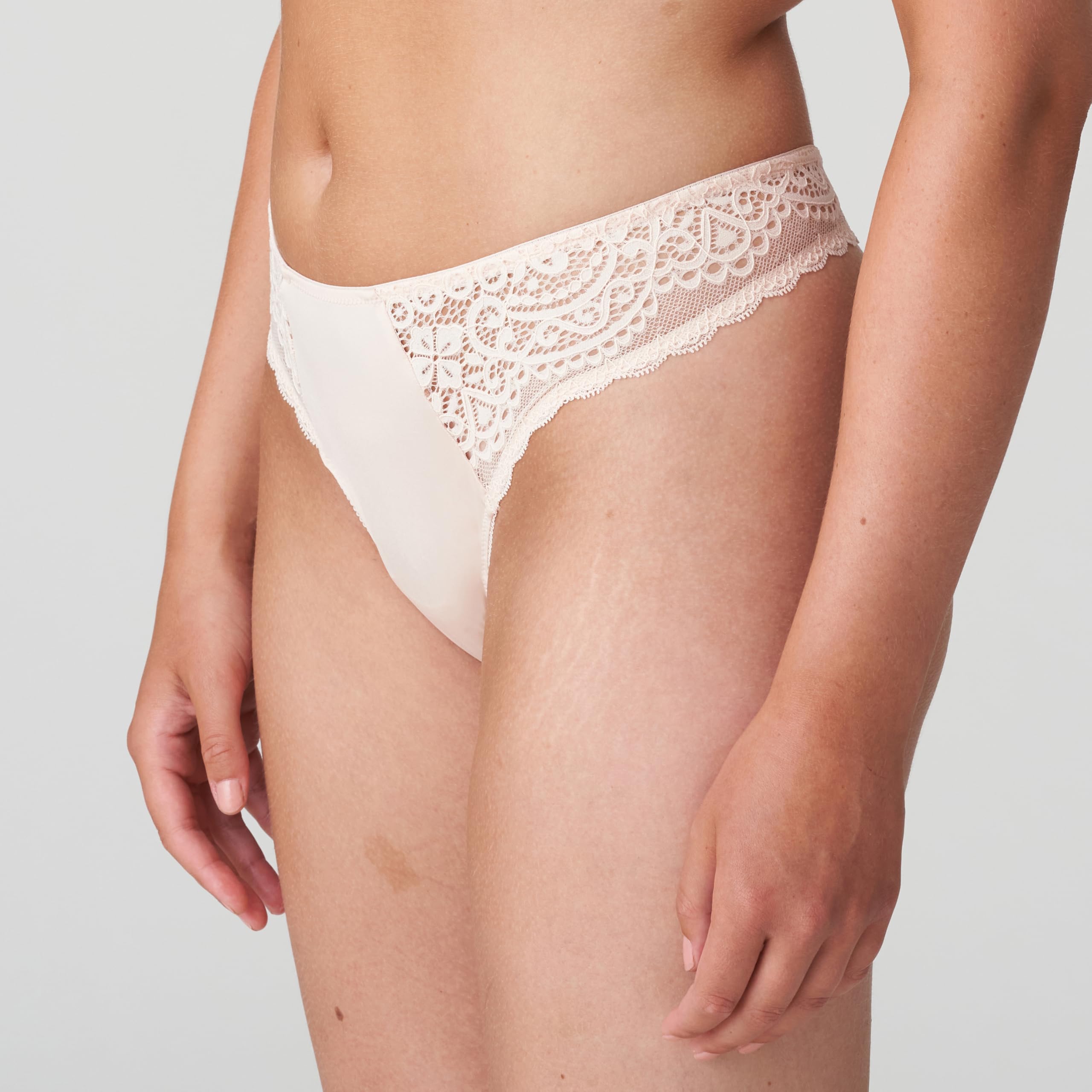primadonna-twist-i-do-string-mit-retro-spitze image 5