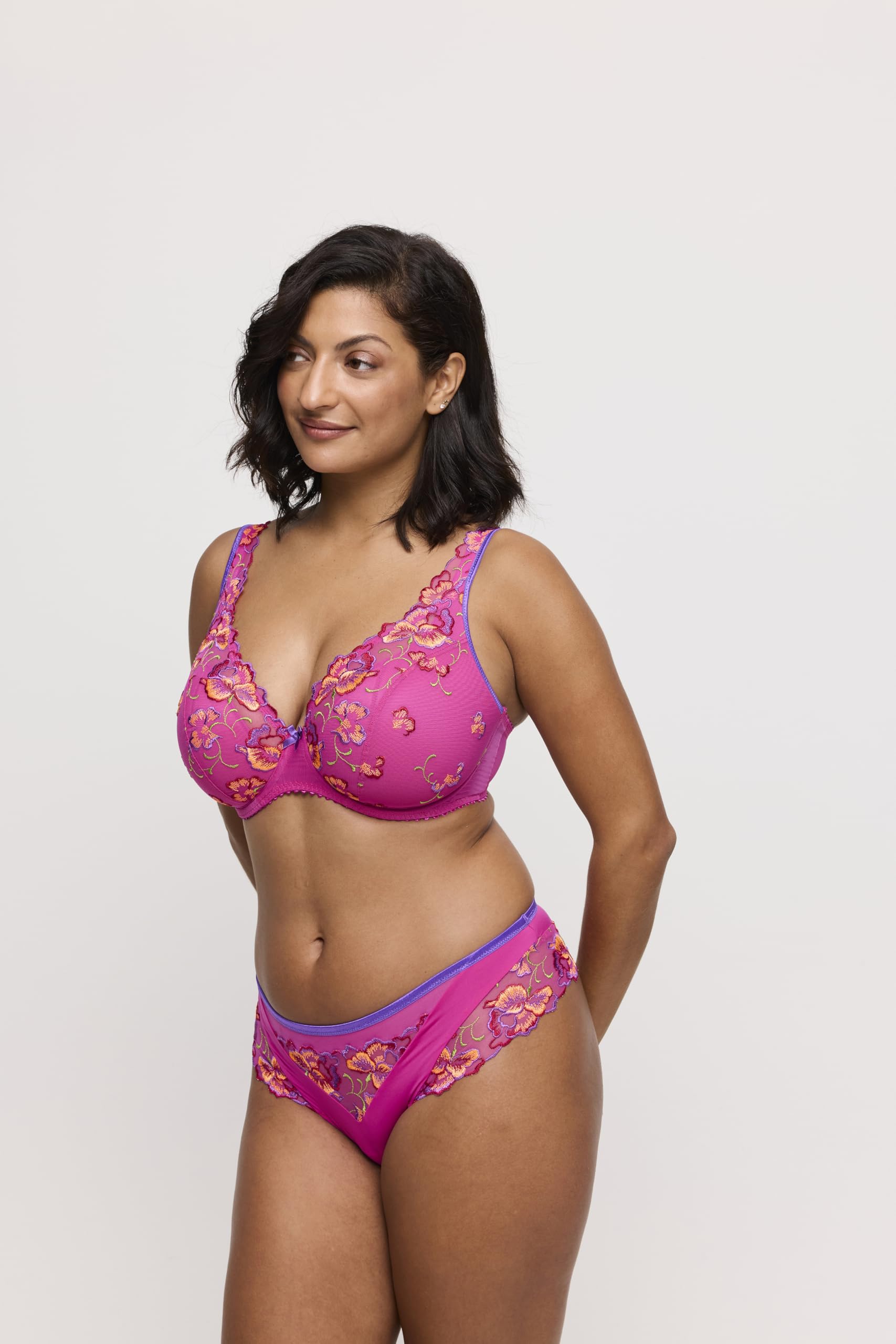 primadonna-devdaha-halb-unterlegter-bh-tiefdekolt image 3