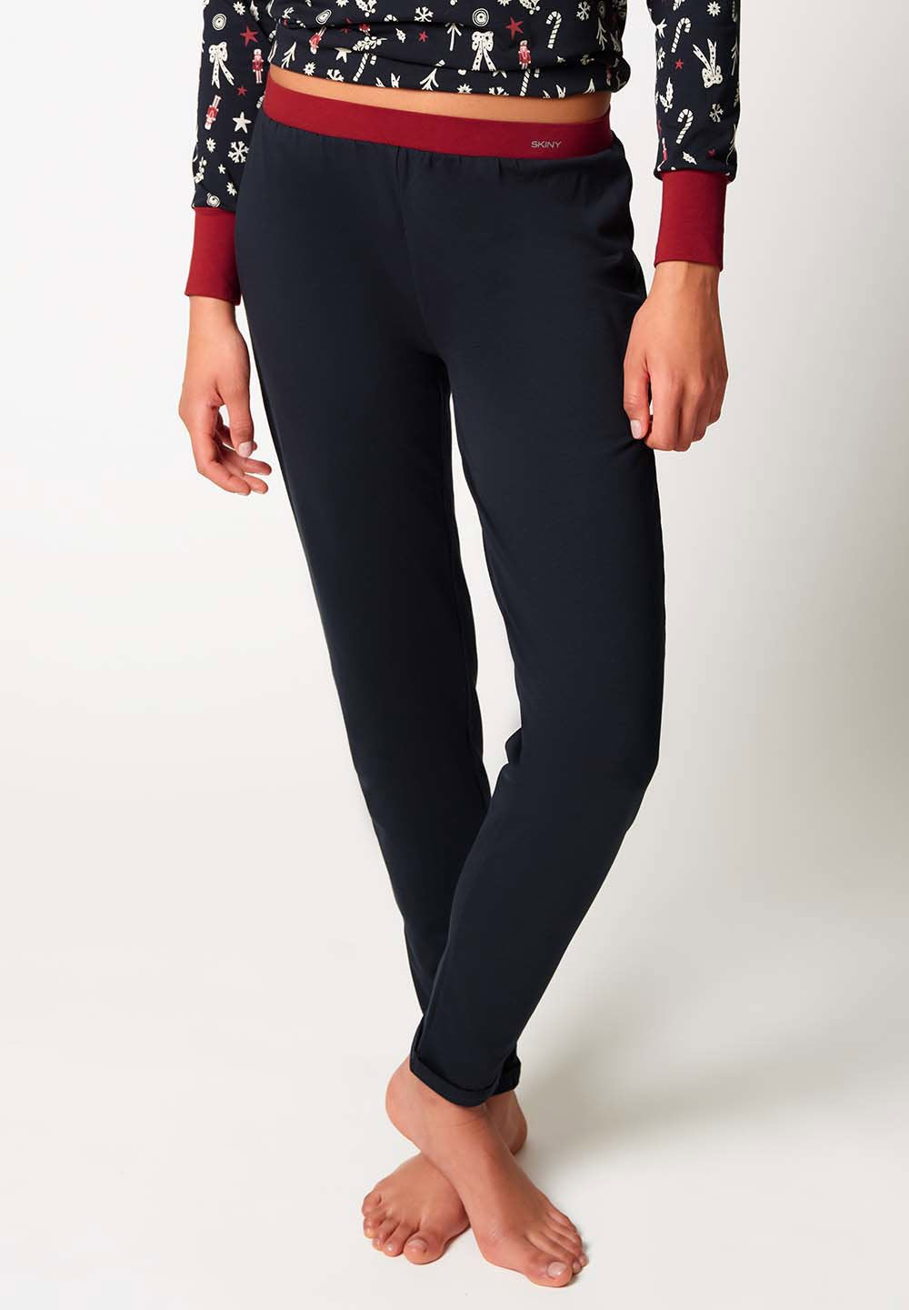skiny-night-in-skiny-04-hose-lang-087017-087665 image 1